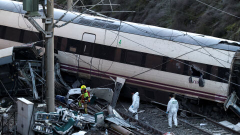 Снимка: Машинисти са предупреждавали за повреда по релсите преди влаковата катастрофа в Испания