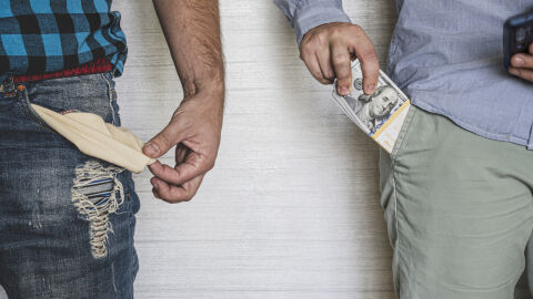 „Оксфам“: Расте богатството на свърхбогатите, а намаляването на бедността се забавя