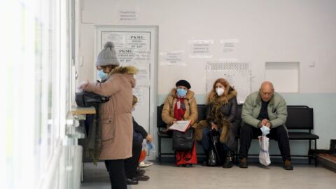 Грипът се разпространява: Седем области на прага на епидемия