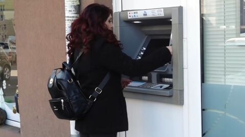 4250 лева "поглъща" банкомат в Меден Рудник. След седмици казват, че ще разгледат случая до 35 дни