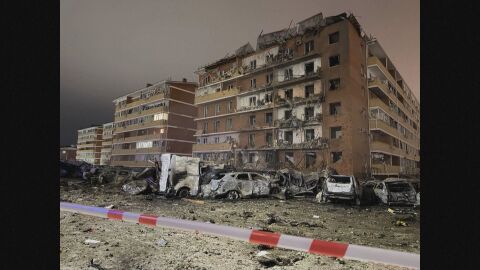 Приятелски огън от ракета или удар от дрон: Жилищен блок в Нова Адигея беше поразен при нападение на Украйна