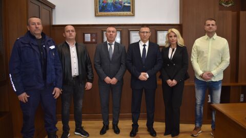 Борислав Сарафов награди служители на МВР за разкрития грабеж на инкасо автомобил в Ихтиман