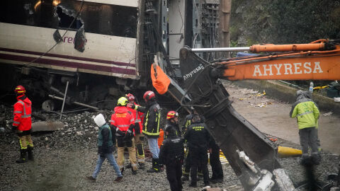 Откриха е 43-то тяло при железопътната катастрофа в Южна Испания