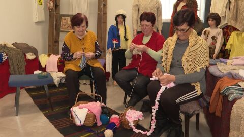 Ръкоделията оживяват: Плетенето още е на мода 