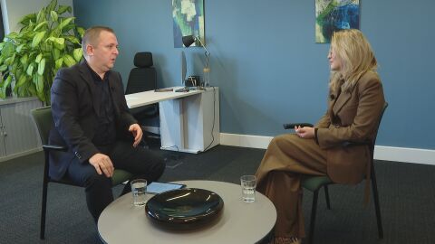 Петър Крилчев пред bTV: Преминаването към евро при картовите плащания е като смяна на табелите по пътя, но не и самия път