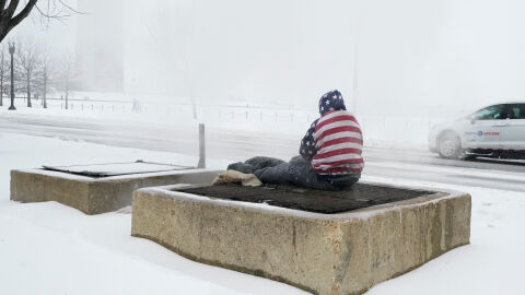 Минус 38 градуса в Щатите: Арктическа буря остави 800 хиляди американски домакинства без ток