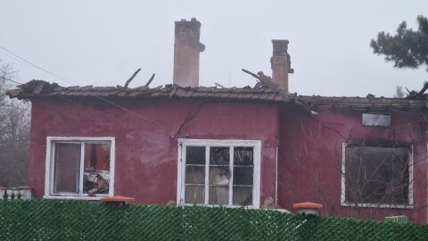 Причината за пожара, при който загинаха едногодишни близначета: Самозапалил се комин