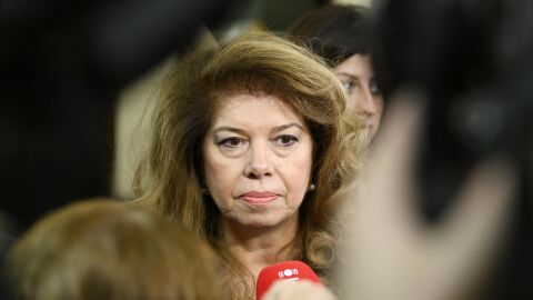 Илияна Йотова започва разговори с потенциалните служебни премиери