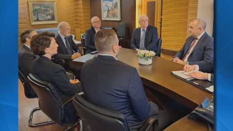 Няколко дни след като напусна „Дондуков“ 2: Първа публична изява на Румен Радев