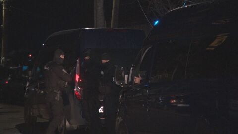 Снимка: Спецоперация в Костинброд: Отряд „Кобра“ обсади дома на Ицо Папата