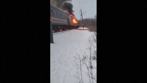 Киев обвини Москва в тероризъм, след като дрон порази влак и уби петима души. Русия запази мълчание