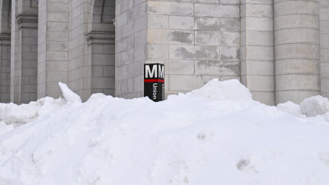 Жертвите на студа в САЩ вече са над 50, сред тях са 3 деца и двама тийнейджъри (СНИМКИ и ВИДЕО)