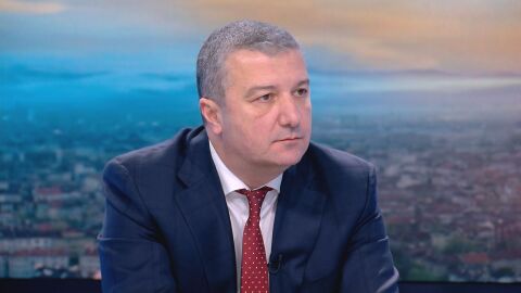 "Парламентът се превърна в студио на ТикТок": Драгомир Стойнев също няма да участва в битката за парламента