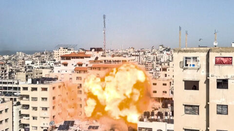 Новата война: Ден втори - нови удари, жертви и преходно правителство в Иран