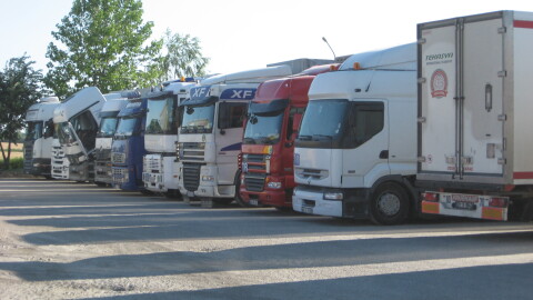 „Новите правила ще ни изхвърлят от европейския пазар“: Превозвачите в Западните Балкани започват блокади по границите