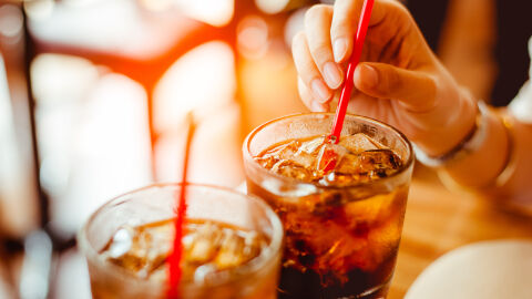  Данък „безалкохолна напитка“? Намалената консумация на добавена захар предпазва децата, смятат експерти