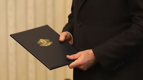 Румен Радев ще връчи третия мандат на АПС