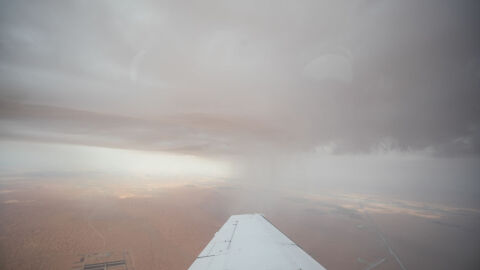 По примера на Дубай: Иран започва „засяване на облаци“ за борба със сушата