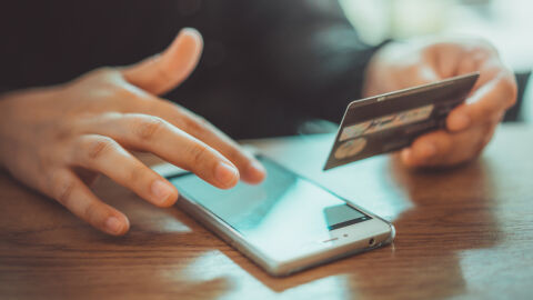 Глобиха хърватска банка с 1,5 млн. евро, събирала незаконно лични данни чрез мобилно банкиране