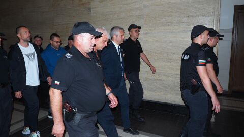 Конвоят с Благомир Коцев тръгна от Централния софийски затвор за Варна 