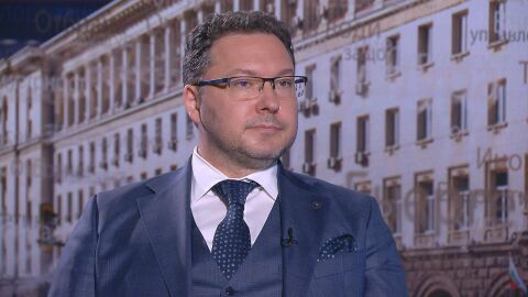 Снимка: Митов: От миналия петък са хванати 345 нарушители, карали в аварийната лента, това е спад с 65%