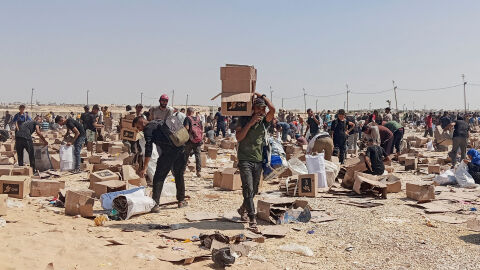 Израел: 23 хил. тона помощи са достигнали по суша в Газа