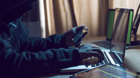 Китайски хакери манипулираха Claude AI и го накараха да пробие технологични компании и финансови институции