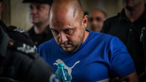 Снимка: Оставят в ареста Стоян Денчев, обвинен в тероризъм и умишлен палеж във Велико Търново