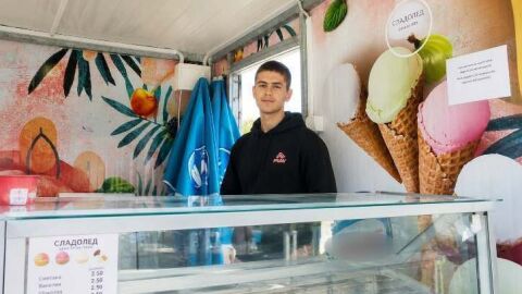 Снимка: 35,50 евро за две топки сладолед? Продавачът: Купени са 5, снимана е само едната кофичка