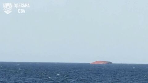 Снимка: Товарен кораб потъна в Черно море, след като беше поразен от крилати ракети Х-59