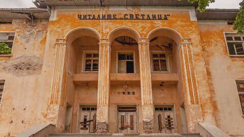 Българските читалища: Кабинетът орязва парите за библиотеки с 60%. За читалища - с 9,7 млн. евро по-малко от обявеното