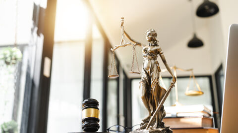 Започна делото срещу 19-годишния шофьор, убил трима души в заведение в Разград  