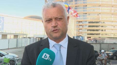 Вътрешният министър: Информациите за намерения да уволнявам разследващите по „Петрохан“ и „Околчица" не са верни