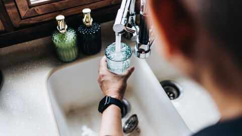 Омбудсманът Велислава Делчева се обяви „против“ увеличението на цените на водата от 1 януари