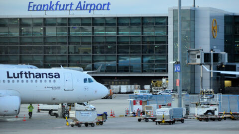 Стотици полети на Lufthansa са отменени, пилоти и кабинни екипажи напускат