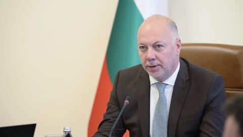 Росен Желязков свиква извънредно заседание на Съвета по сигурността заради „Лукойл“