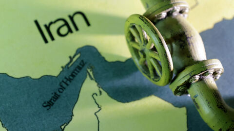 Нови интензивни удари: Иран обяви, че ормузкият проток ще е затворен само за САЩ и Израел