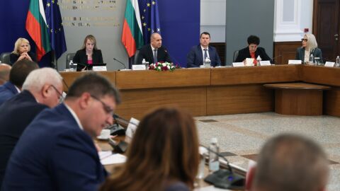 Румен Радев призова областните управители да реагират по-бързо и адекватно при бедствия