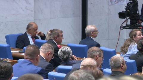 Реакциите в парламента: Опозицията с критики към „Прогресивна България“ заради дефицита от 7,4%