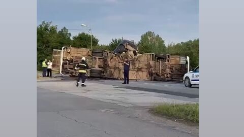 Тежка катастрофа в София: Един човек е загинал, а поне 25 души са ранени (ВИДЕО)