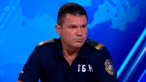 Пожарникар от трагедията на „Челопешко шосе“: Ако бяхме по-далеч, можеше да изгорят в автобуса