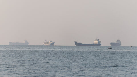 Американски боен хеликоптер се разби близо до Ормузкия проток. Тръмп: Пилотите са невредими