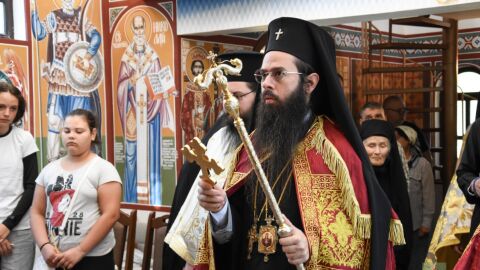 Митрополит Арсений: Богослуженията, извършвани от украинските свещеници, са на същия църковнославянски език, на който служим и ние