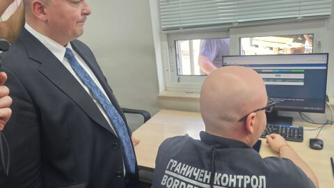 Земеделският министър: Всички компютри на БАБХ на „Капитан Андреево“ са подменени