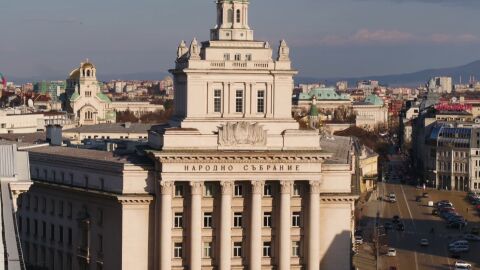 България е изпълнила всички 40 препоръки за борба с прането на пари и вече е извън „сивия“ списък