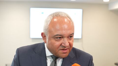 Снимка: Министър Демерджиев: Две фирми за мантинели са свързвани с Бойко Борисов