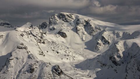 Млад мъж загина при преход в района на връх Триглав