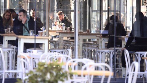 „Безобразие! Не са познали!“: Заведенията в София са против новите цени на синя и зелена зона 