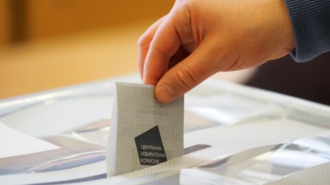 „Алфа Рисърч“: Ако изборите бяха днес, ще има 6-партиен парламент. 3,6% е разликата между ГЕРБ и ПП-ДБ