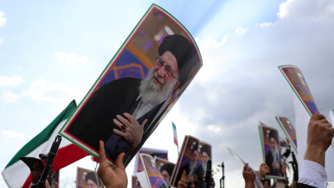 Биография на една радикална власт: Историята на аятолах Али Хаменей